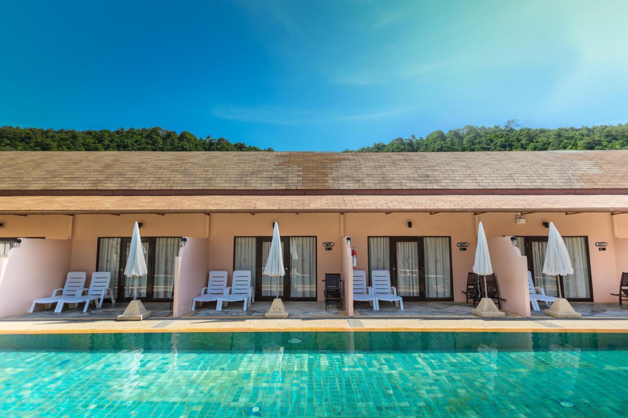 Phuket Kata Resotel Rom bilde
