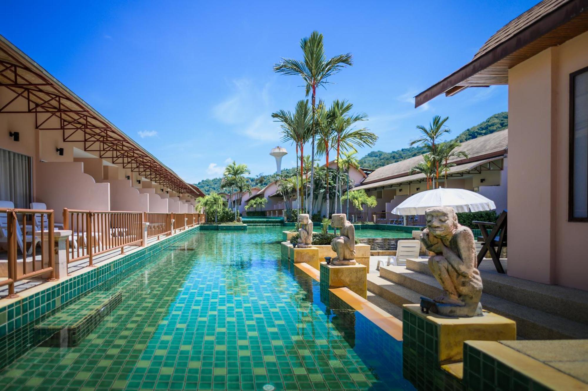 Phuket Kata Resotel Rom bilde